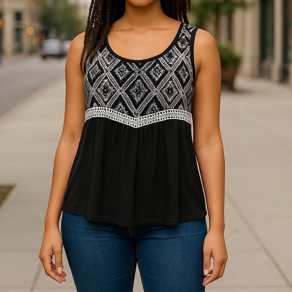 Black/White Tank Top NWT
